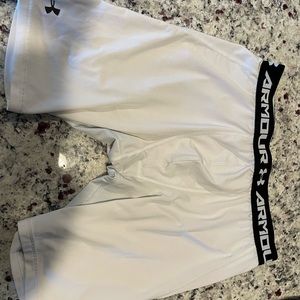Mens under armour heat gear compression shorts, youth XL